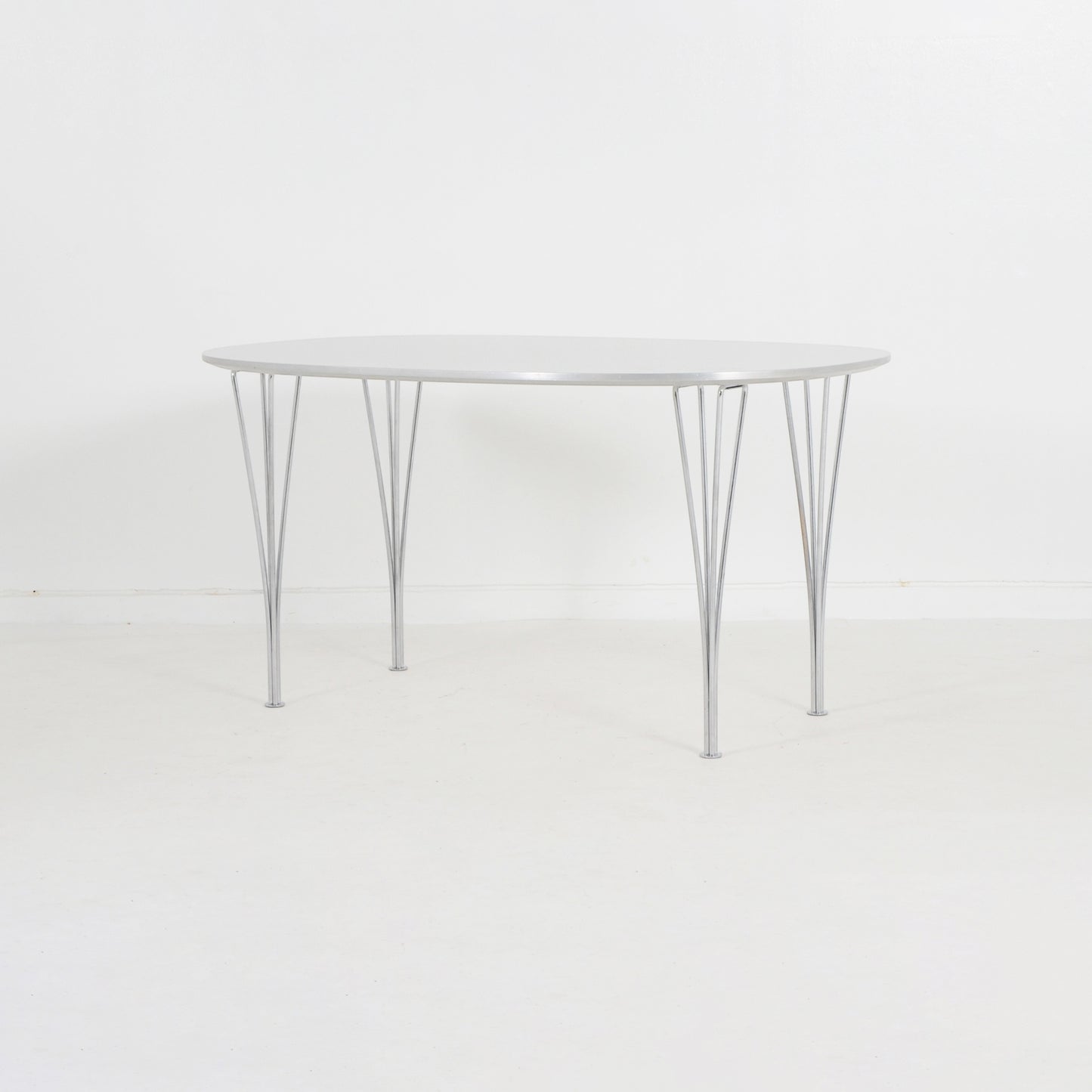 FRITZ HANSEN 楕円テーブル