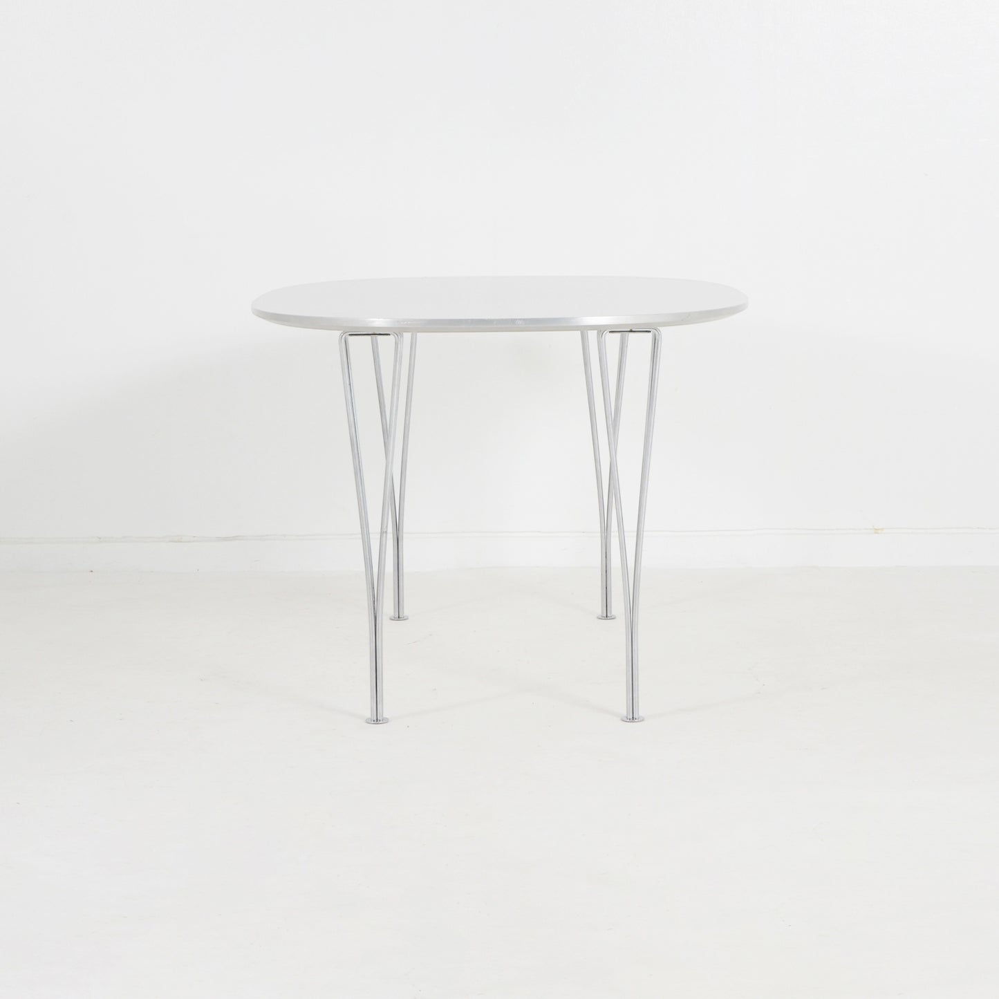 FRITZ HANSEN 楕円テーブル