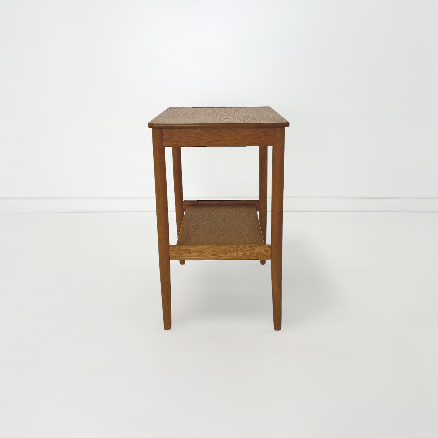 Yngvar Sandstrom ベッドサイドテーブル