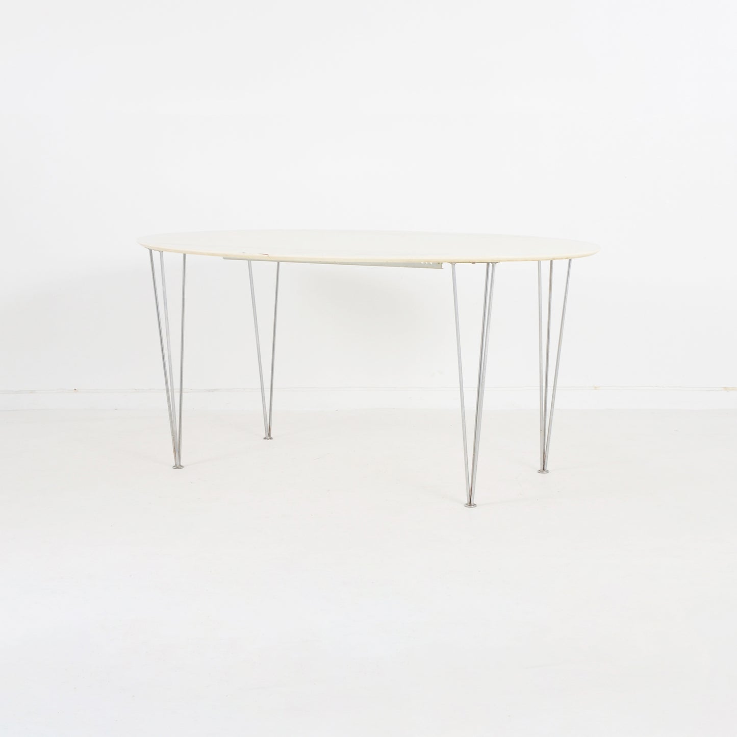 オーバルダイニングテーブル