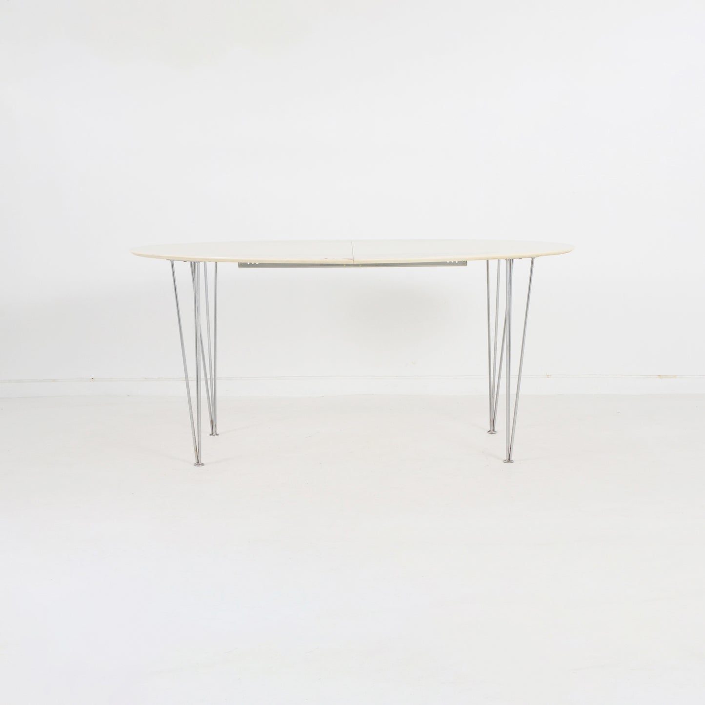 オーバルダイニングテーブル