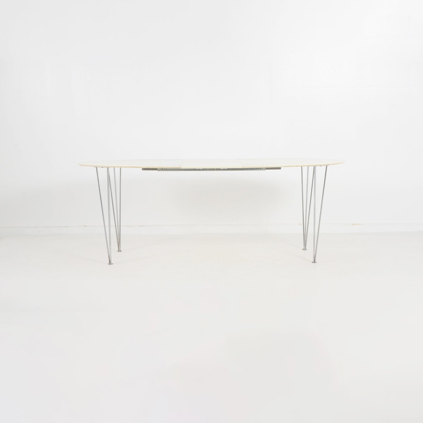 オーバルダイニングテーブル