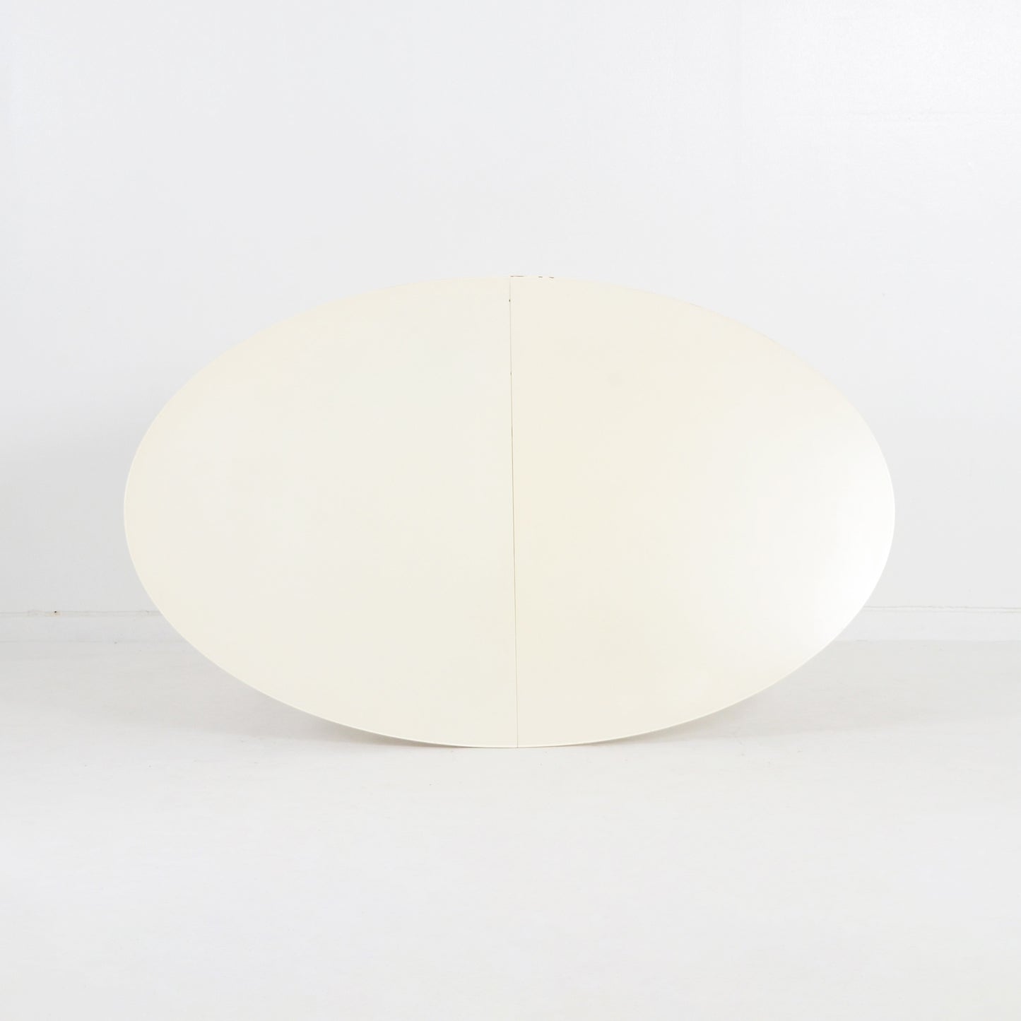 オーバルダイニングテーブル