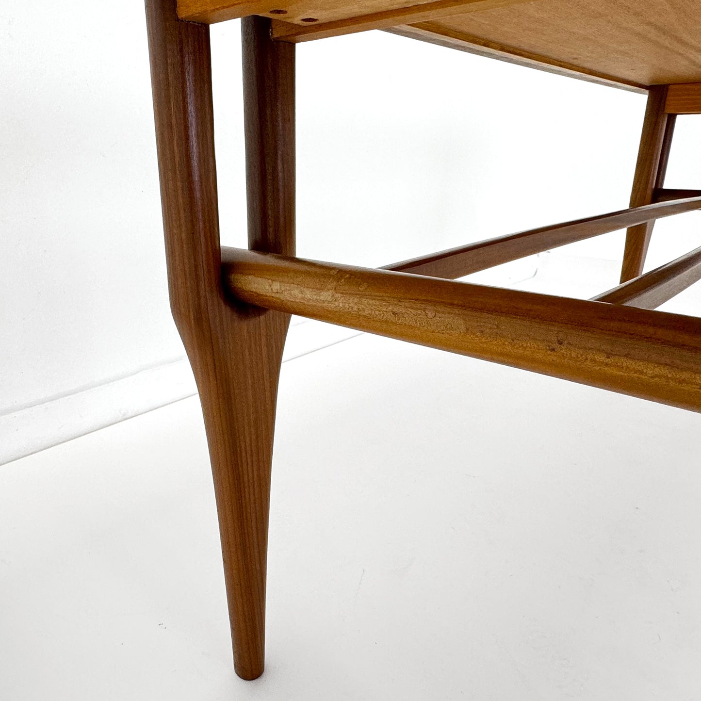 コーヒーテーブル