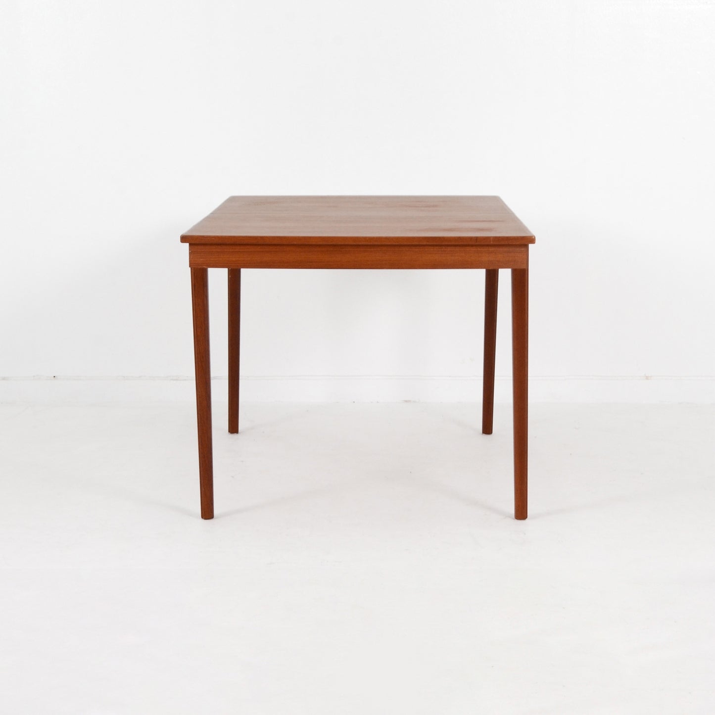 ダイニングテーブル