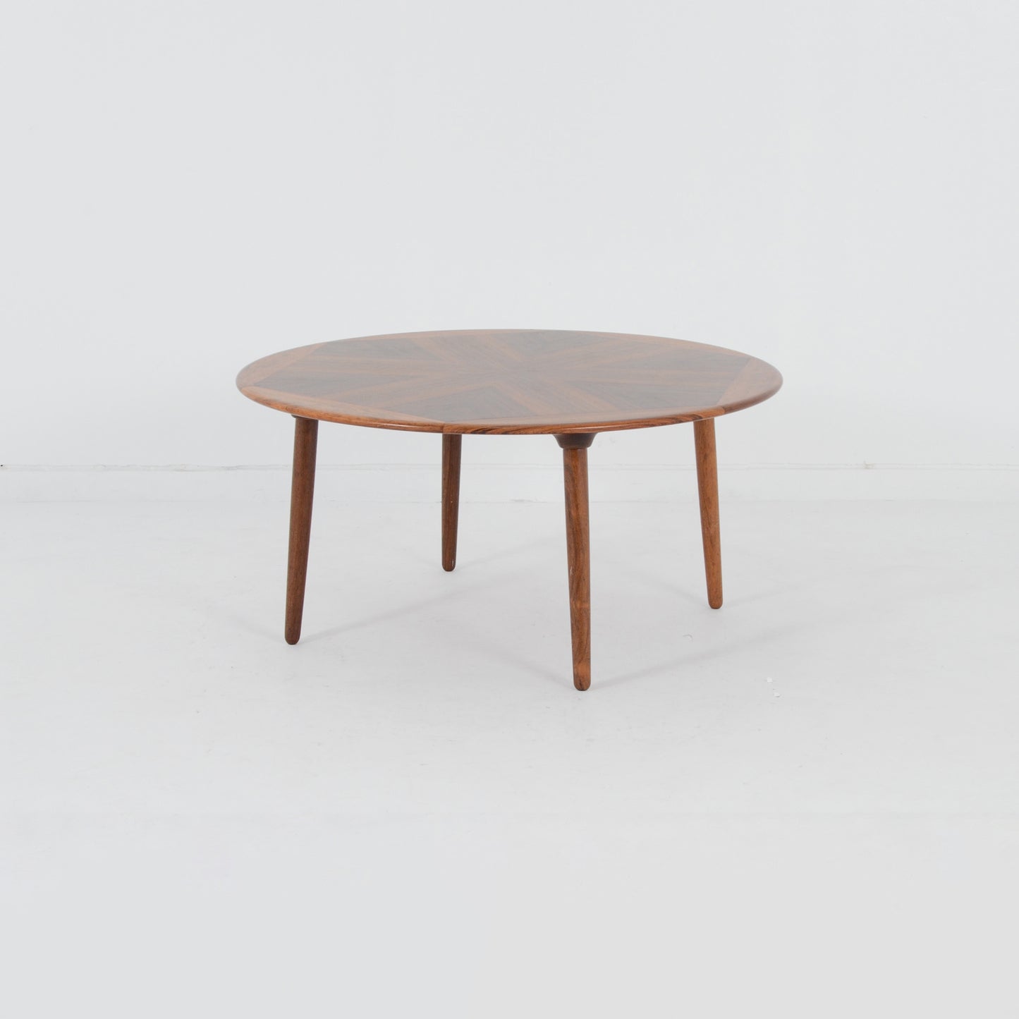 ラウンドコーヒーテーブル