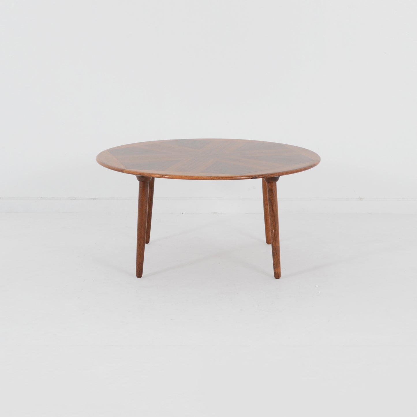 ラウンドコーヒーテーブル