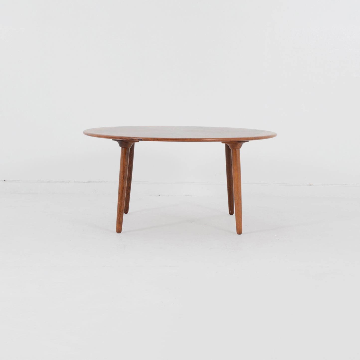 ラウンドコーヒーテーブル