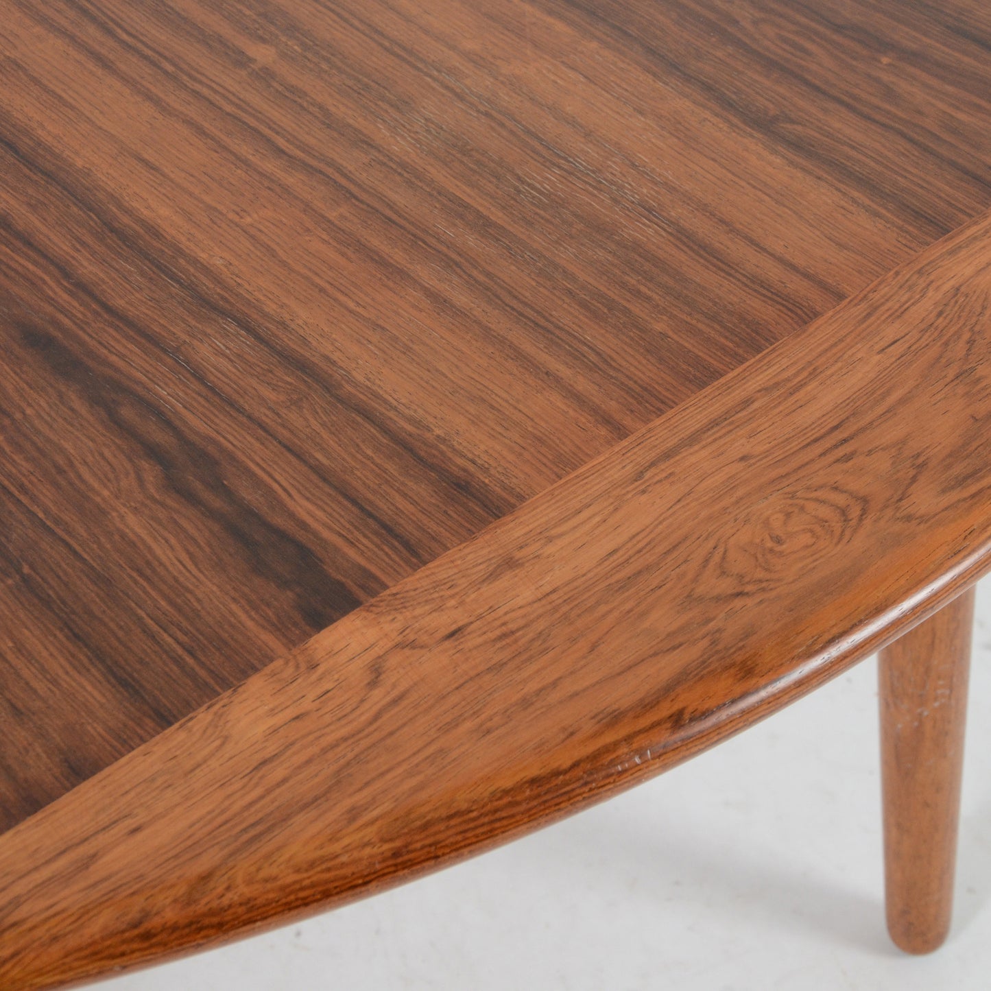 ラウンドコーヒーテーブル