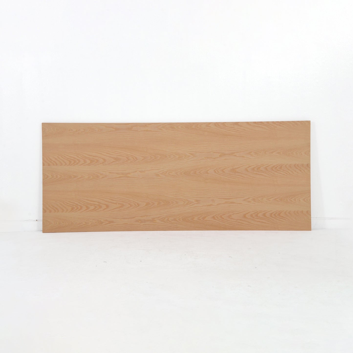 Matias Moellenbach トレスルテーブル