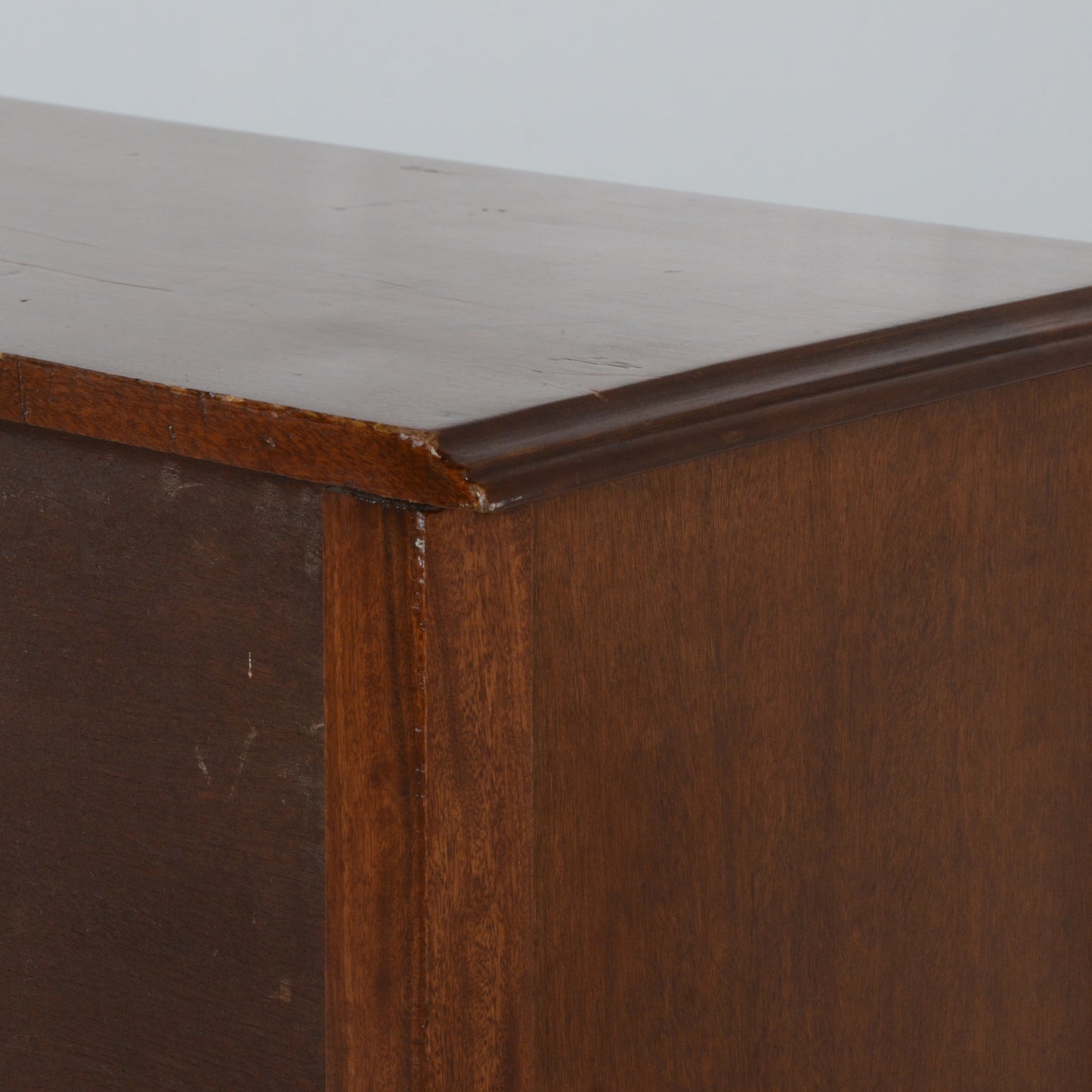 サイドチェスト