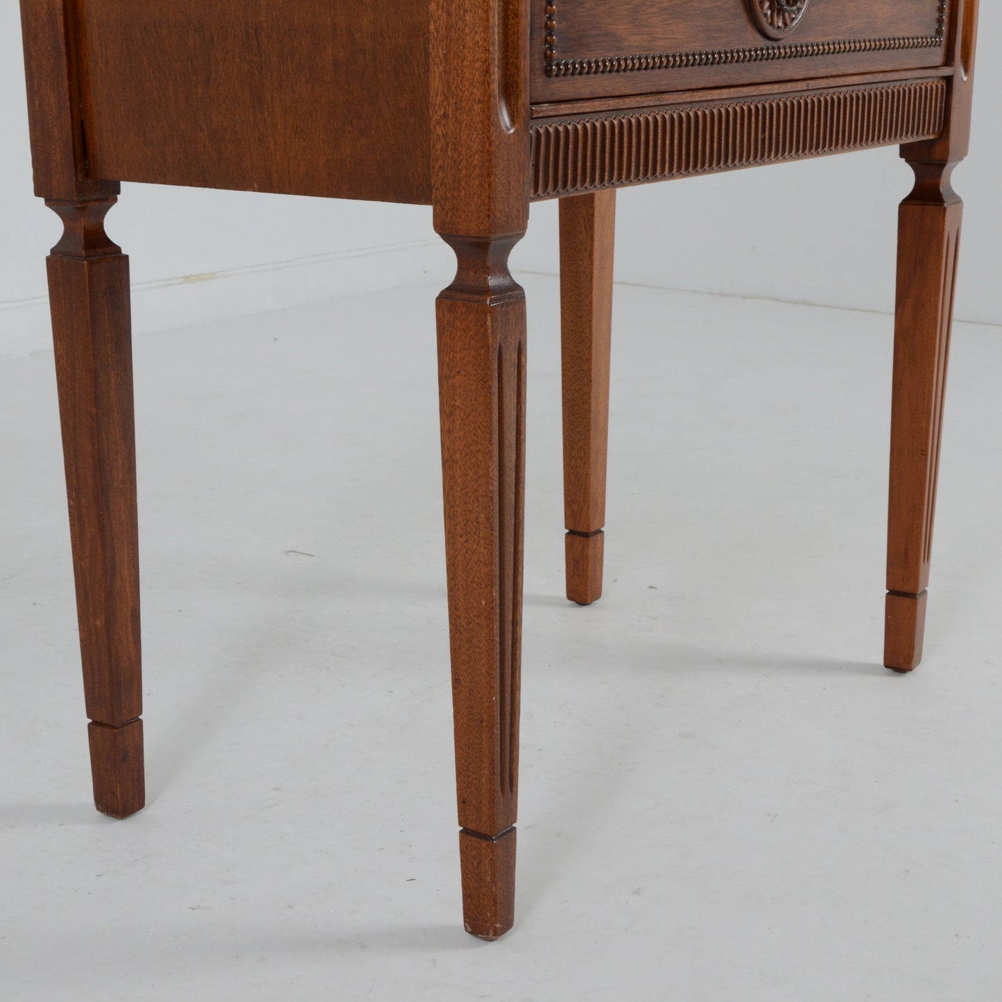 サイドチェスト