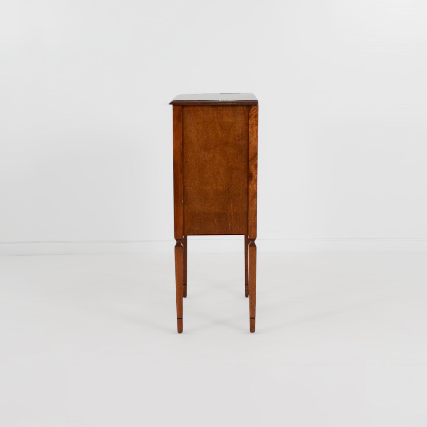 サイドチェスト