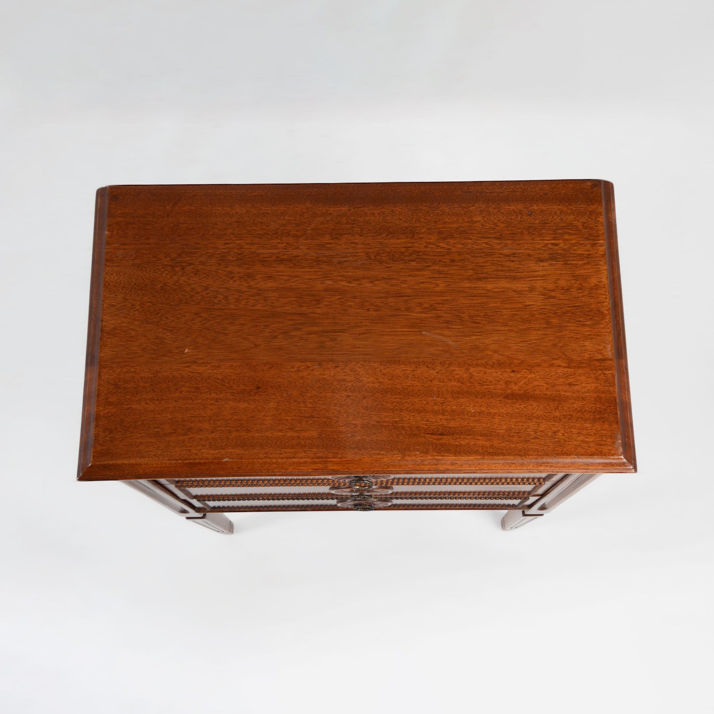 サイドチェスト