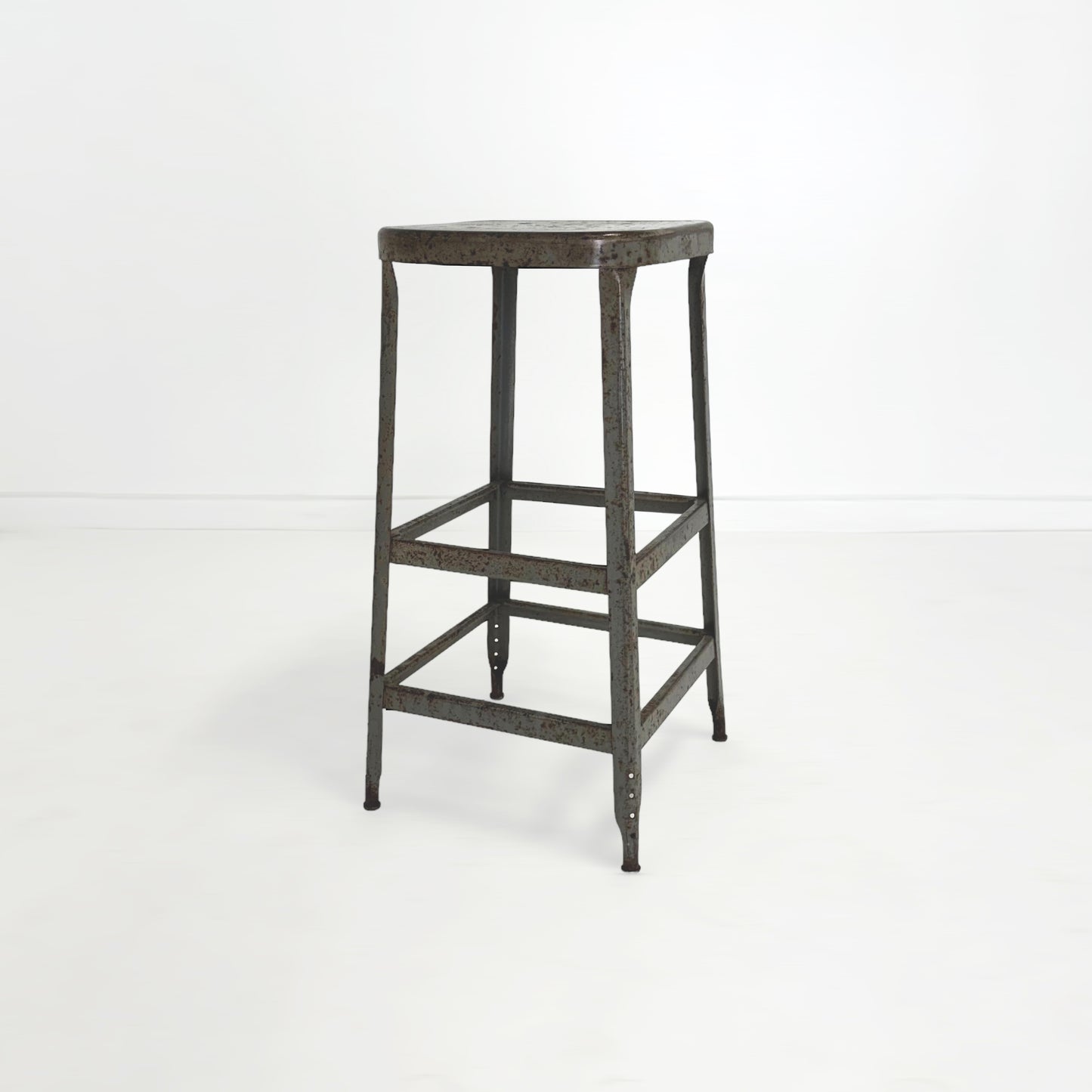 メタルハイスツール