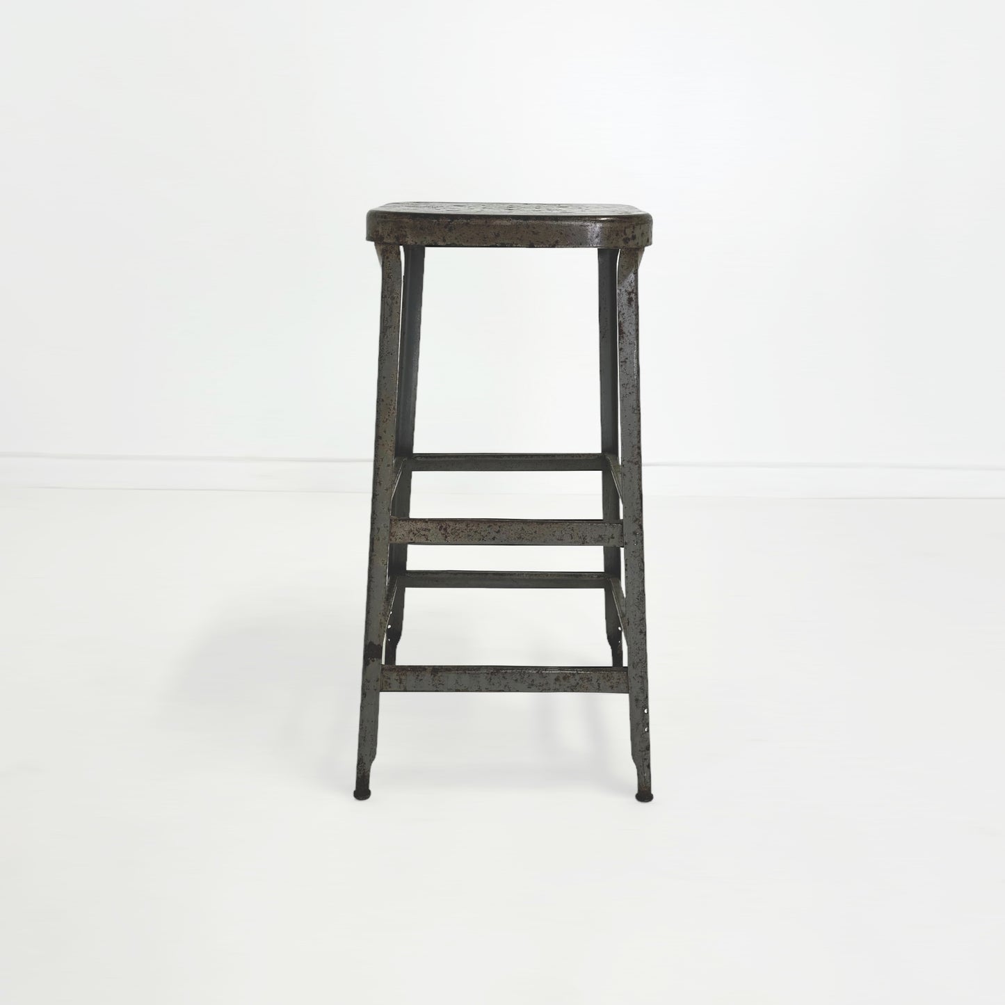 メタルハイスツール