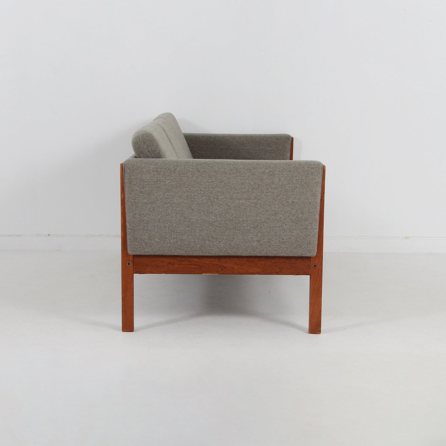 Hans J. Wegner CH163 3シーターソファ