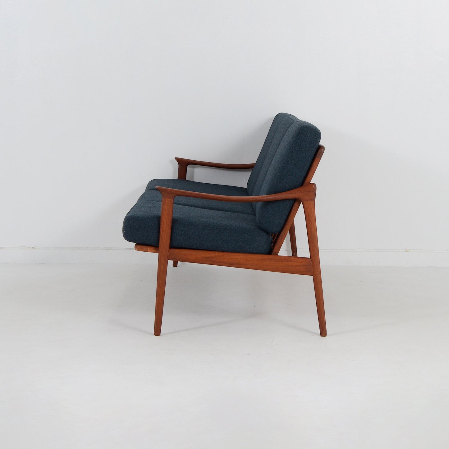 3シーターモダンソファ Fredrik A. Kayser