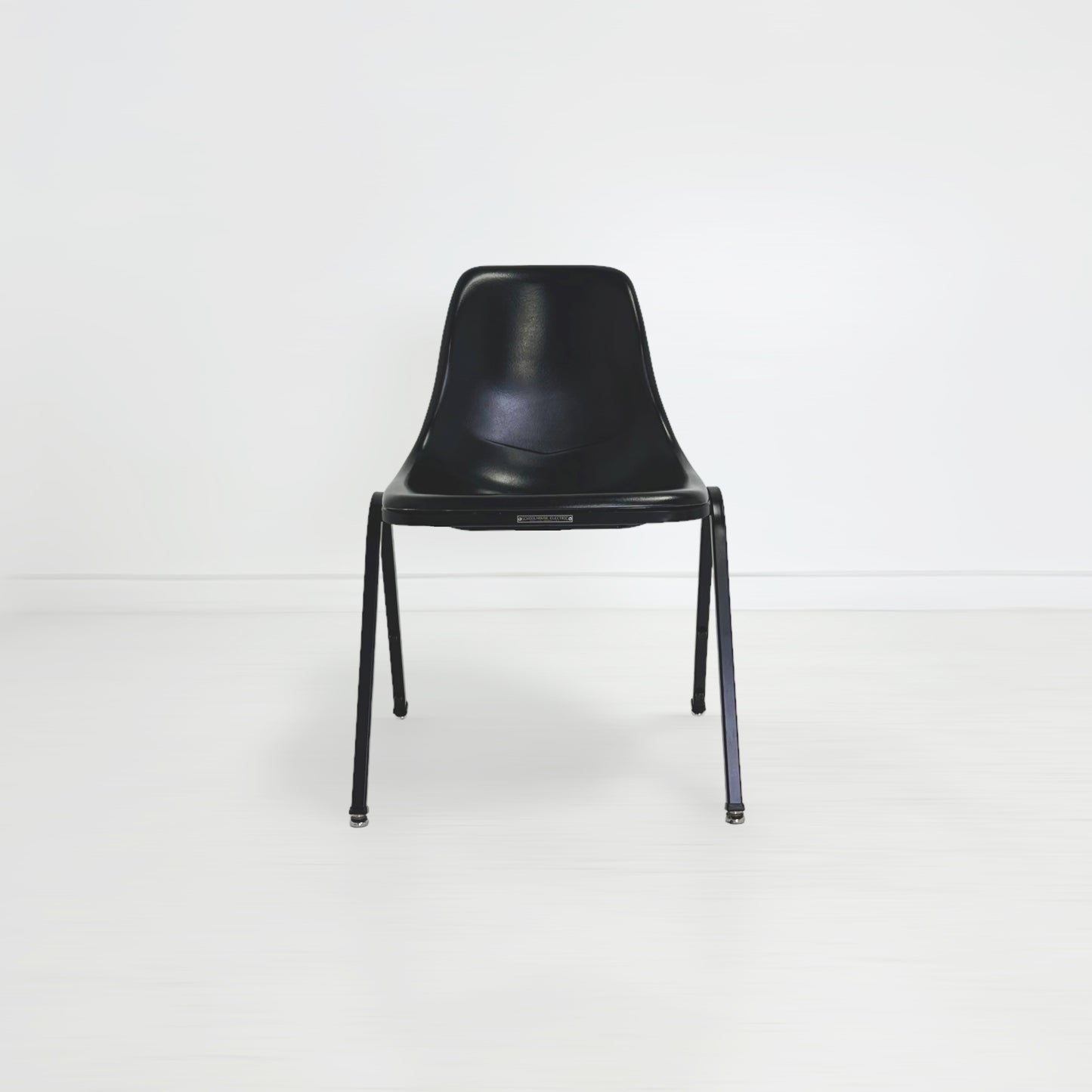 スタッキングチェア