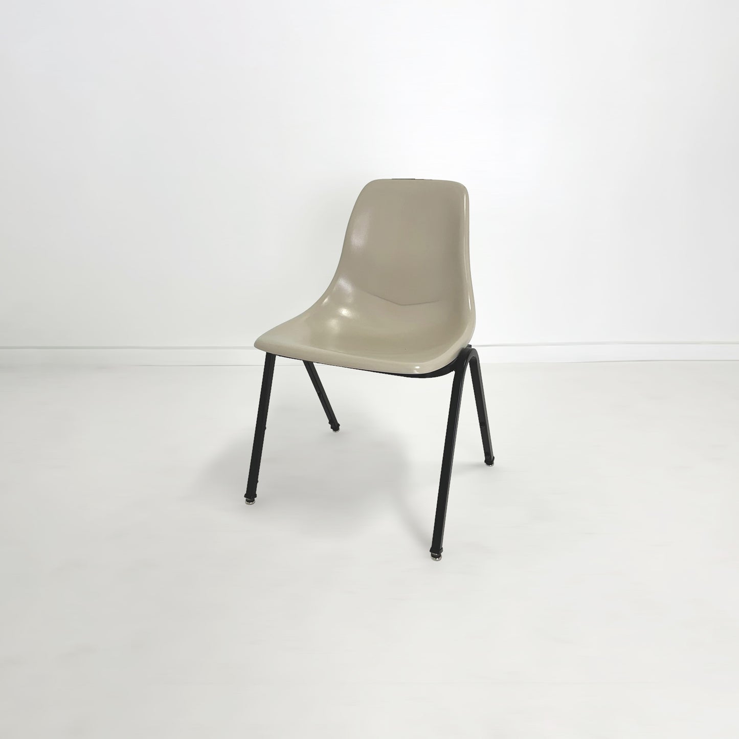 スタッキングチェア