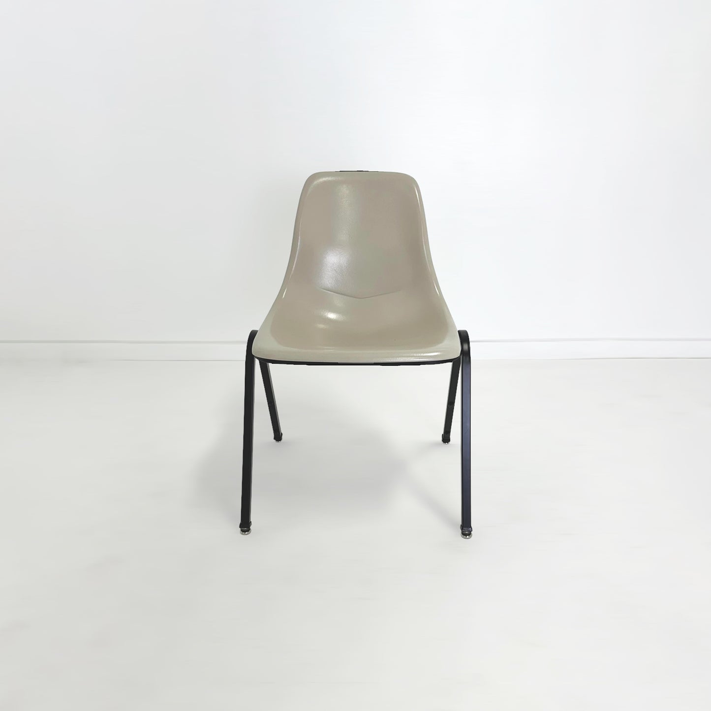 スタッキングチェア