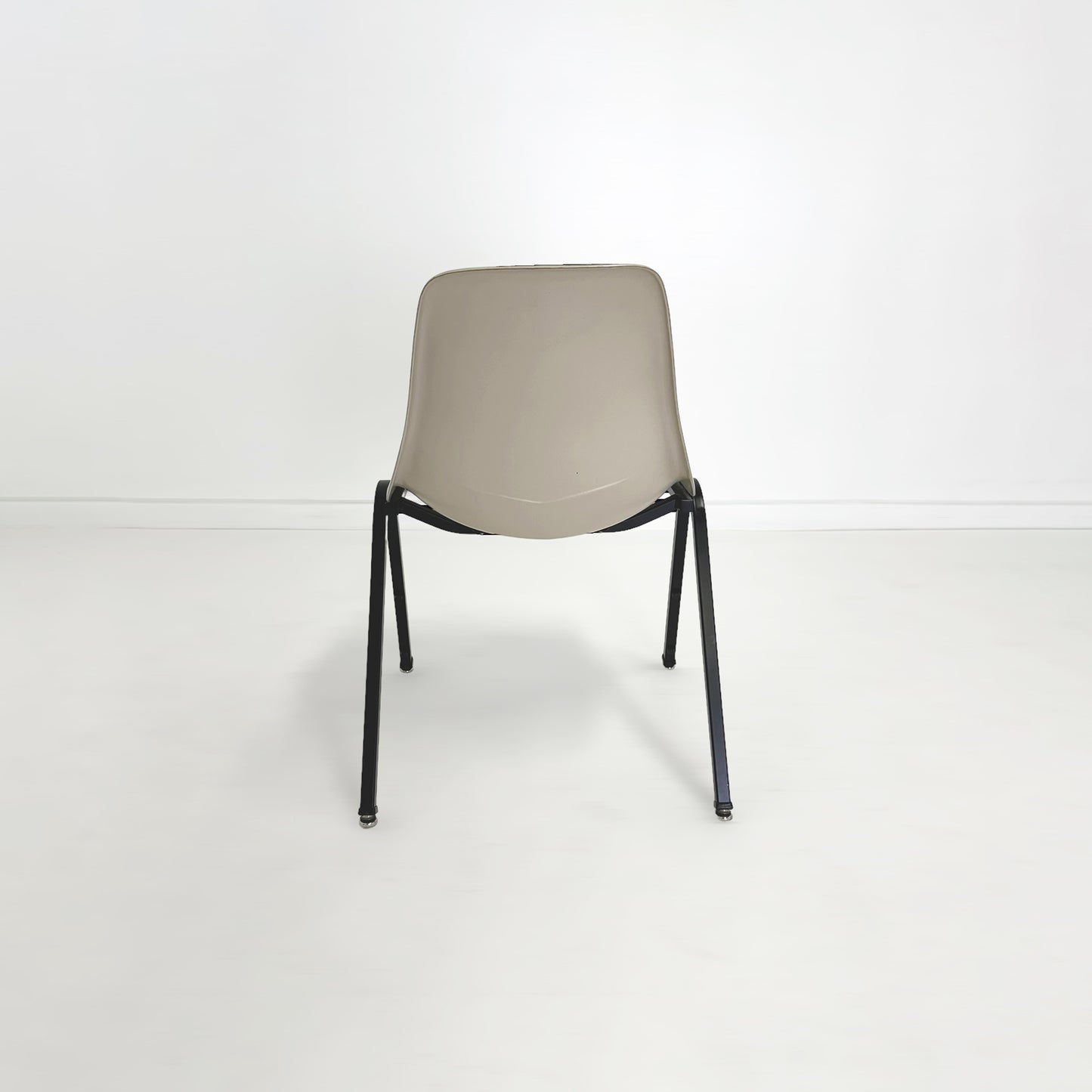 スタッキングチェア