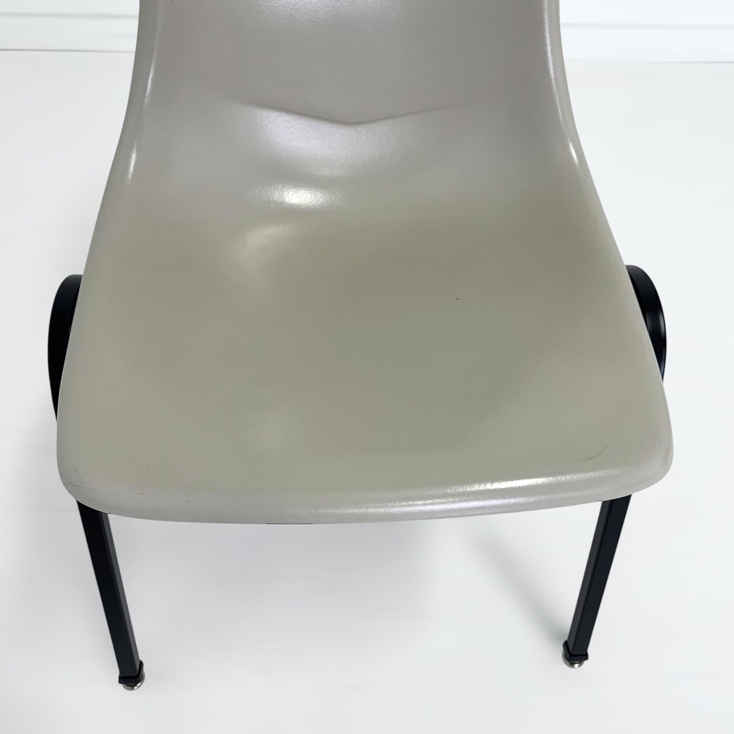 スタッキングチェア