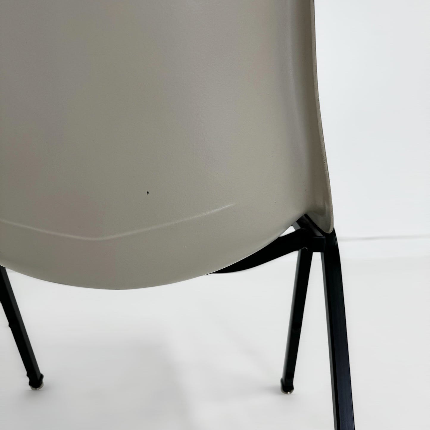 スタッキングチェア