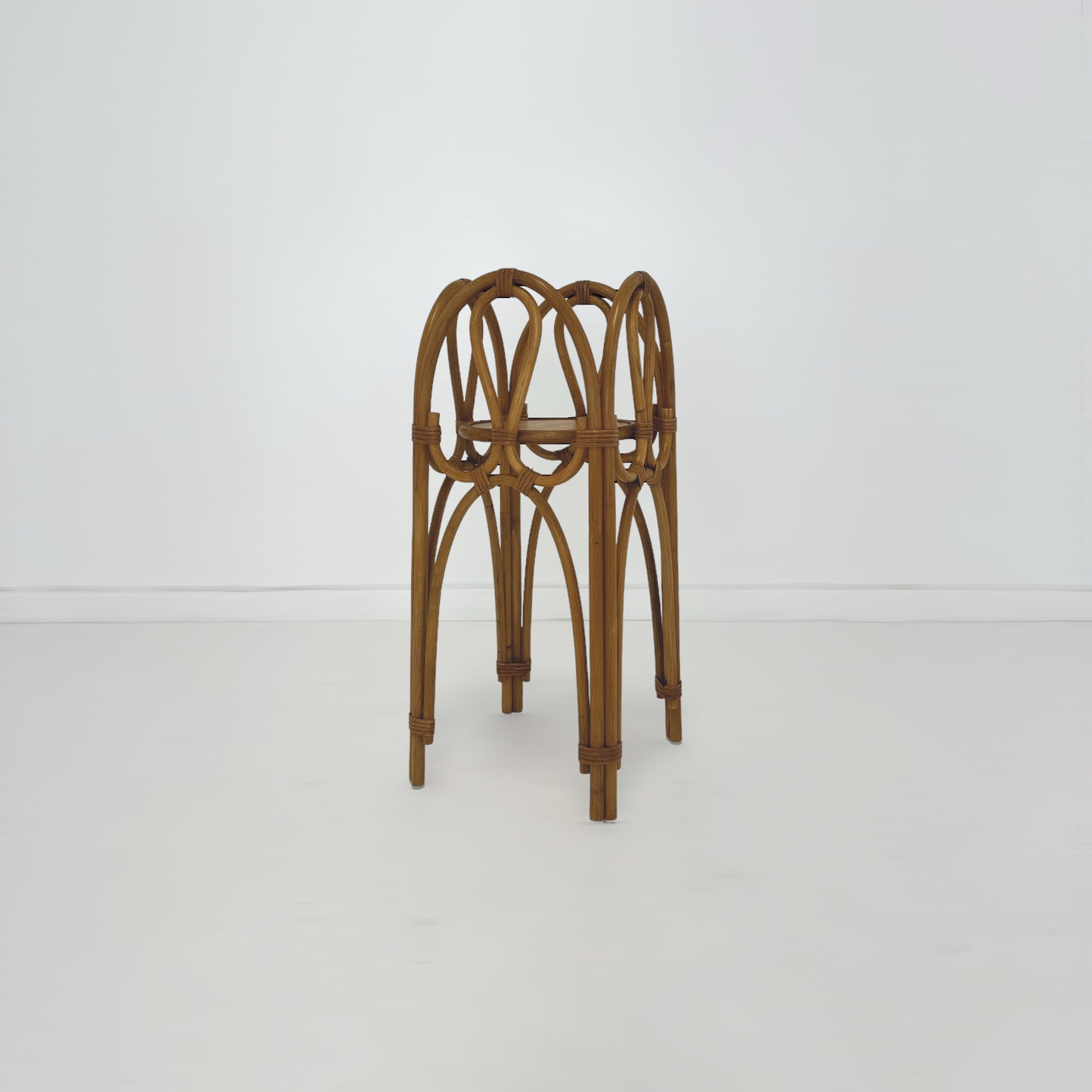 ラタンプラントスタンド