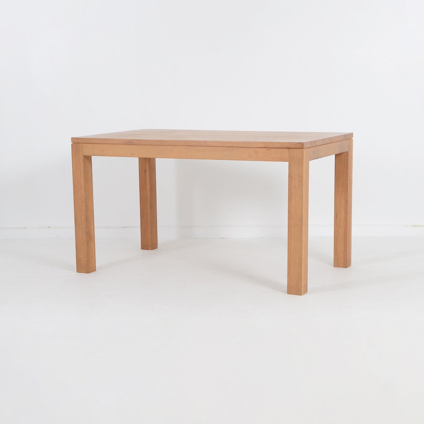 ナチュラルダイニングテーブル