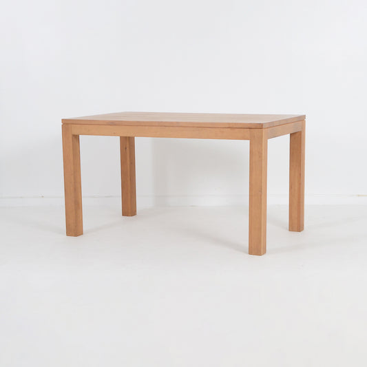 ナチュラルダイニングテーブル