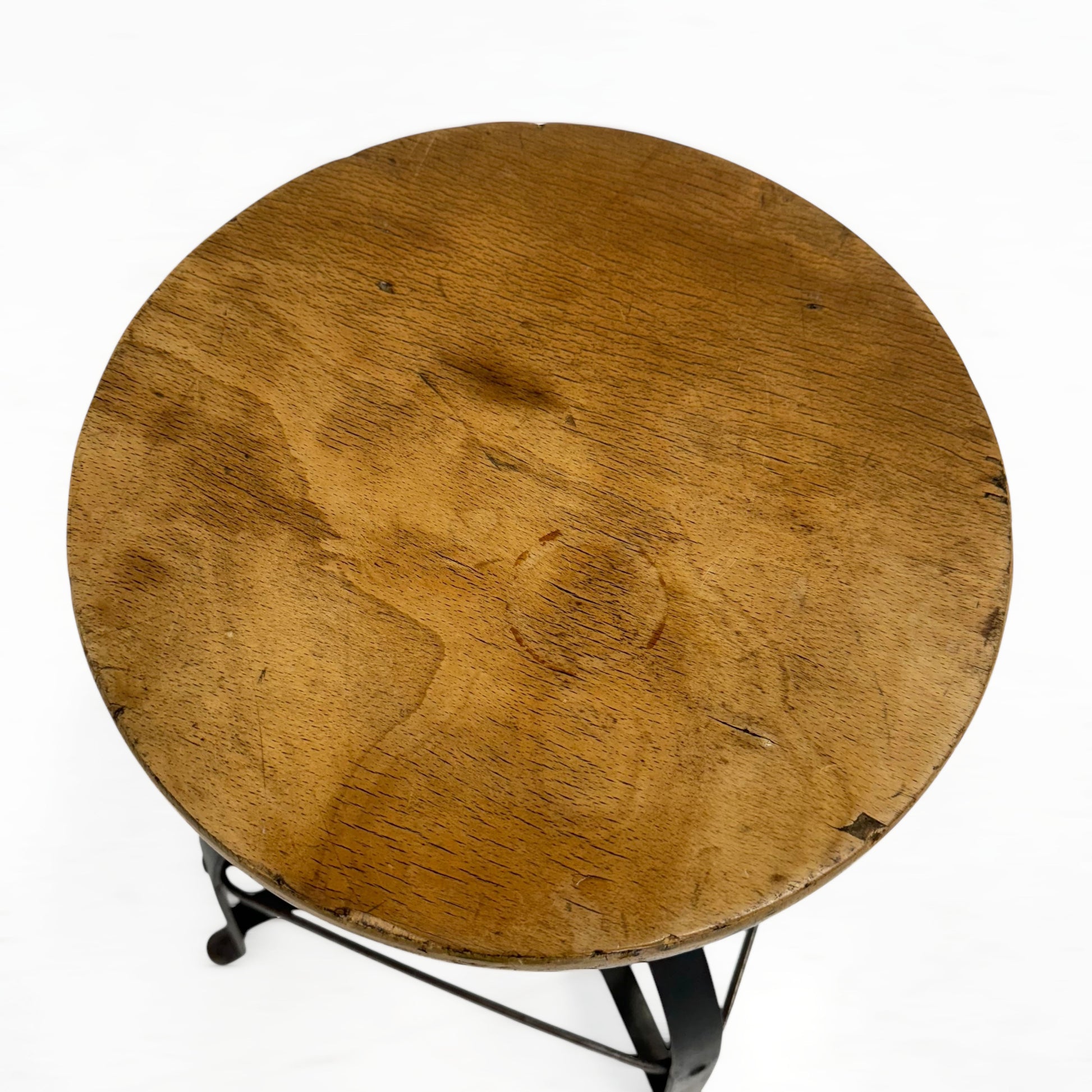 座面裏一部割れ有り