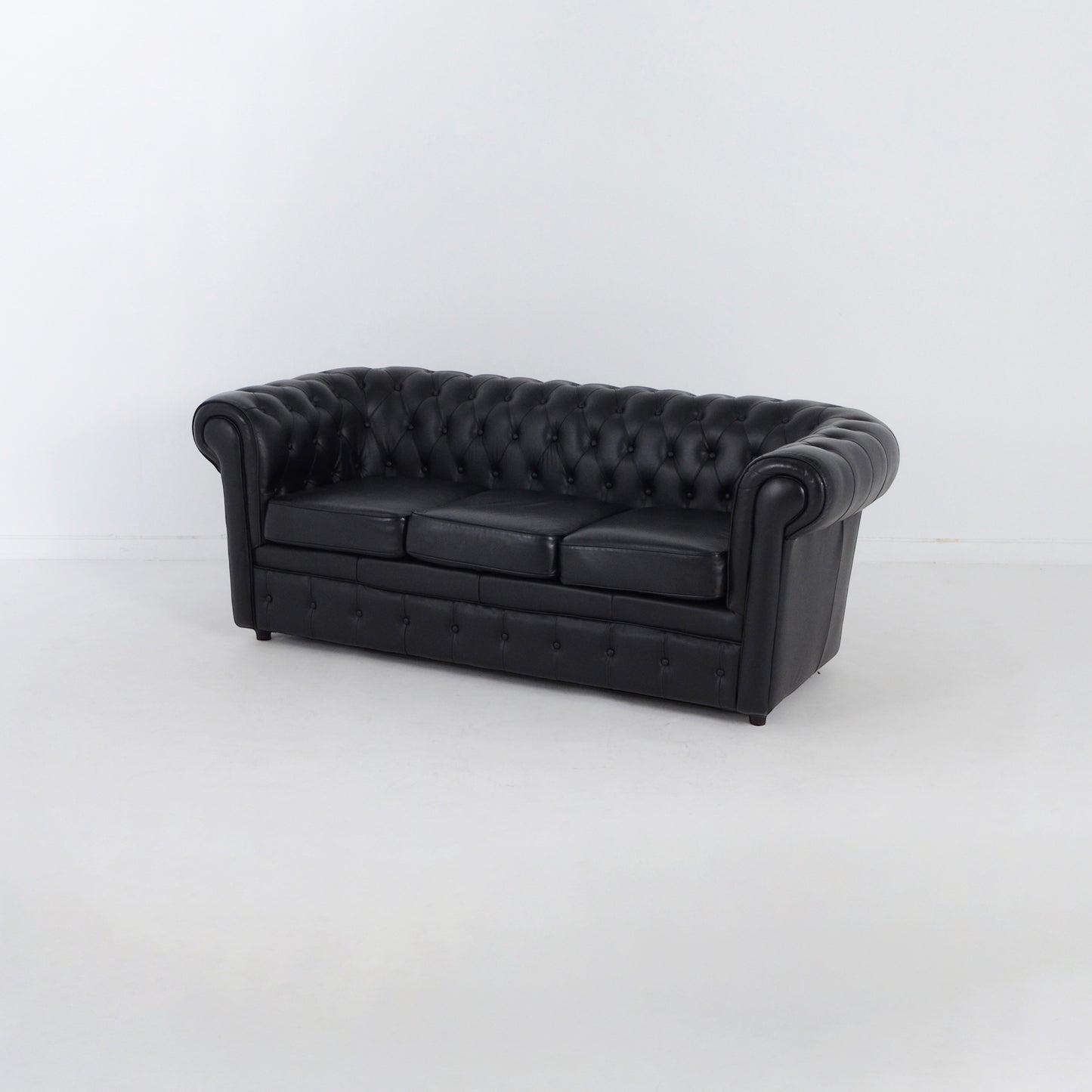 ブラック3シーターソファ