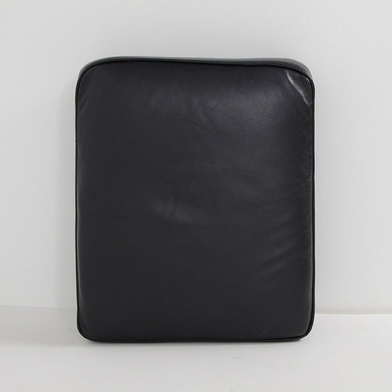 ブラック3シーターソファ