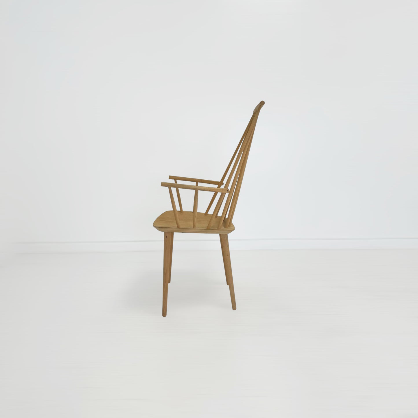 ハイバックアームチェア