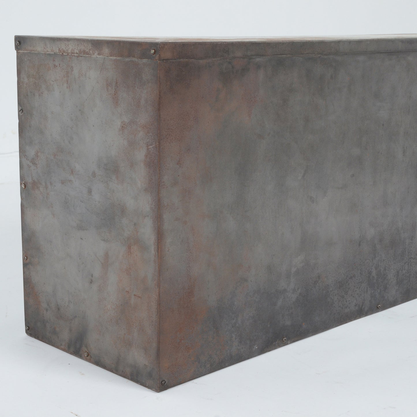 メタルキャビネット