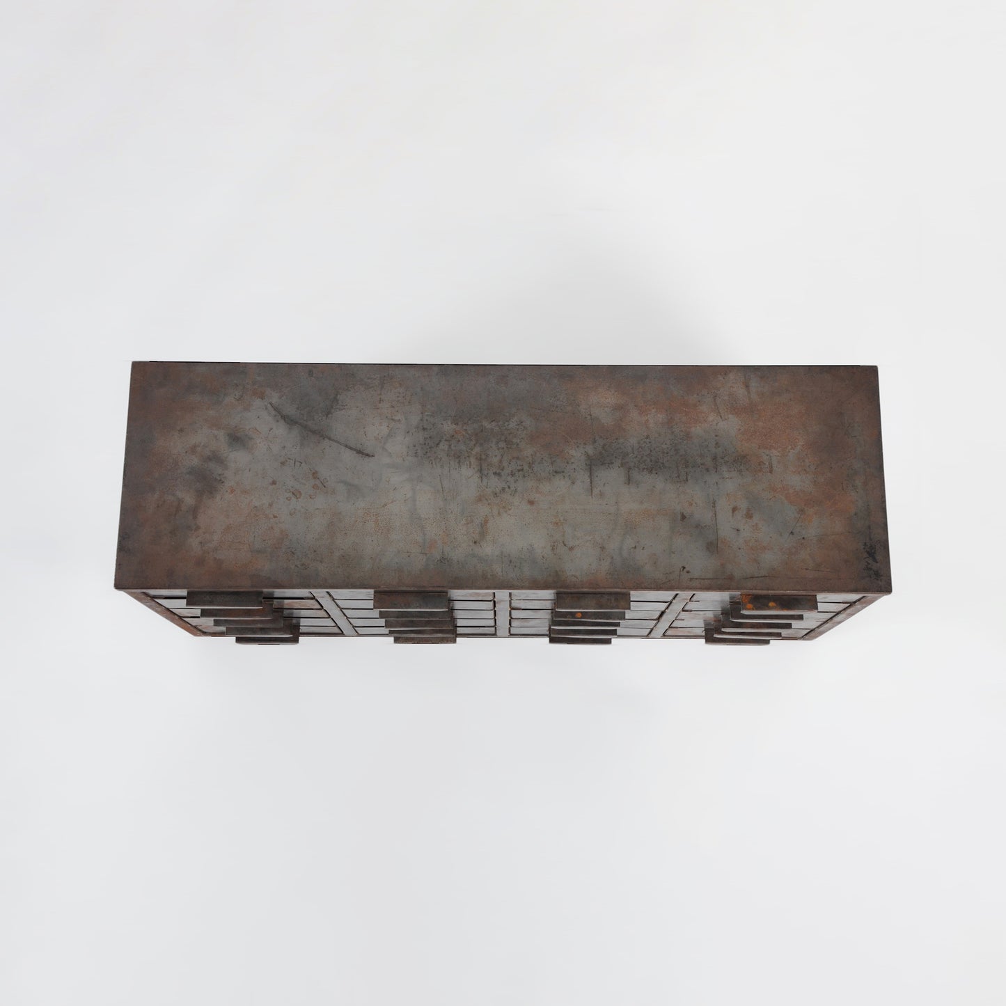 メタルキャビネット