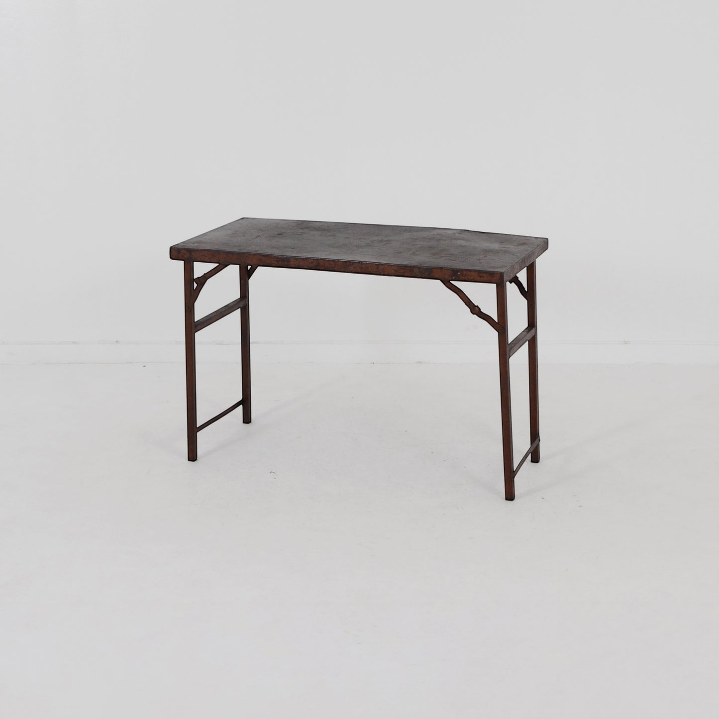 フォールディングテーブル