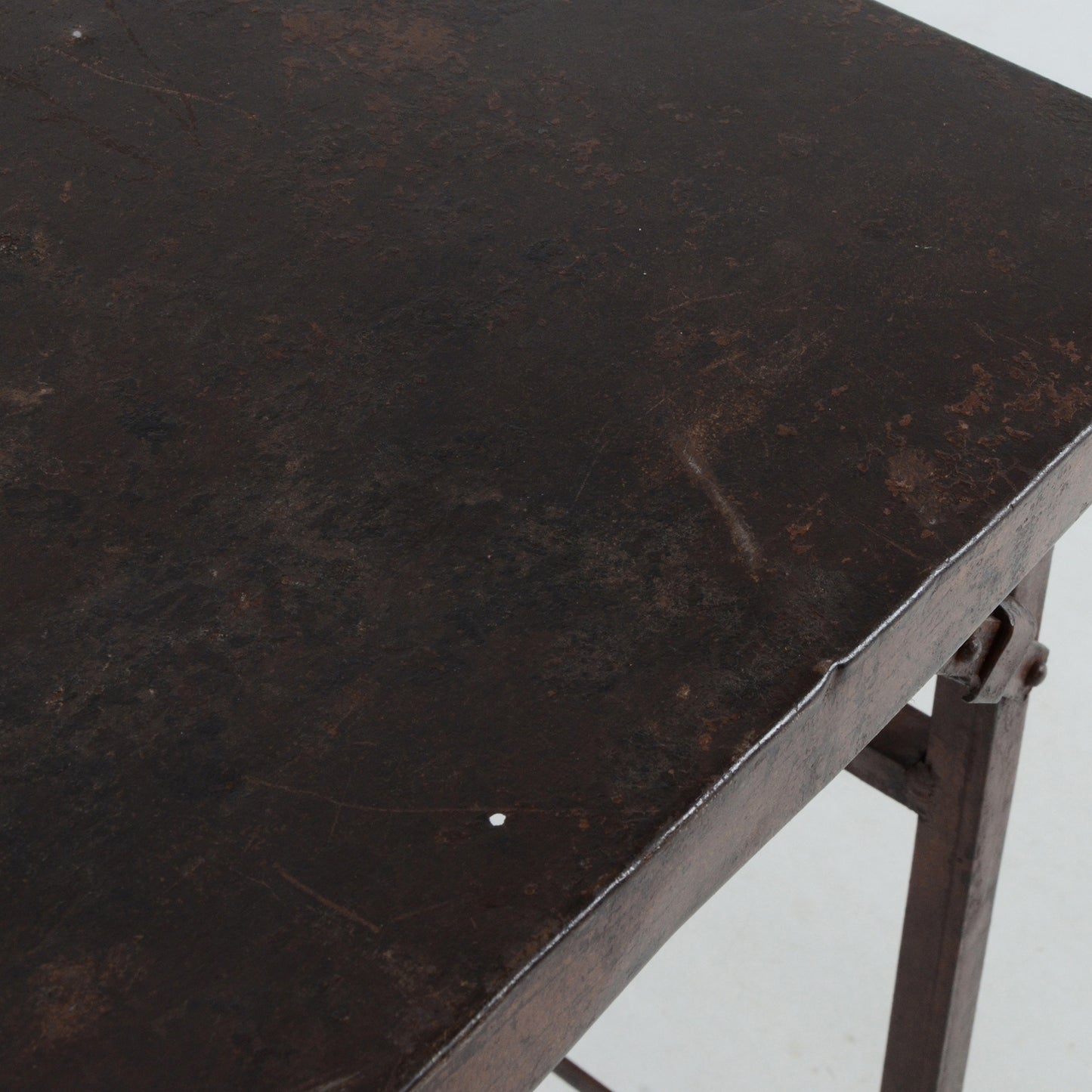 フォールディングテーブル