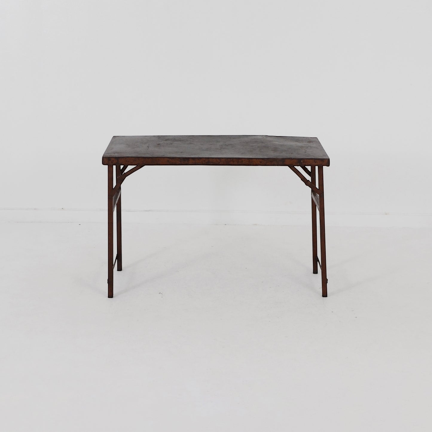 フォールディングテーブル