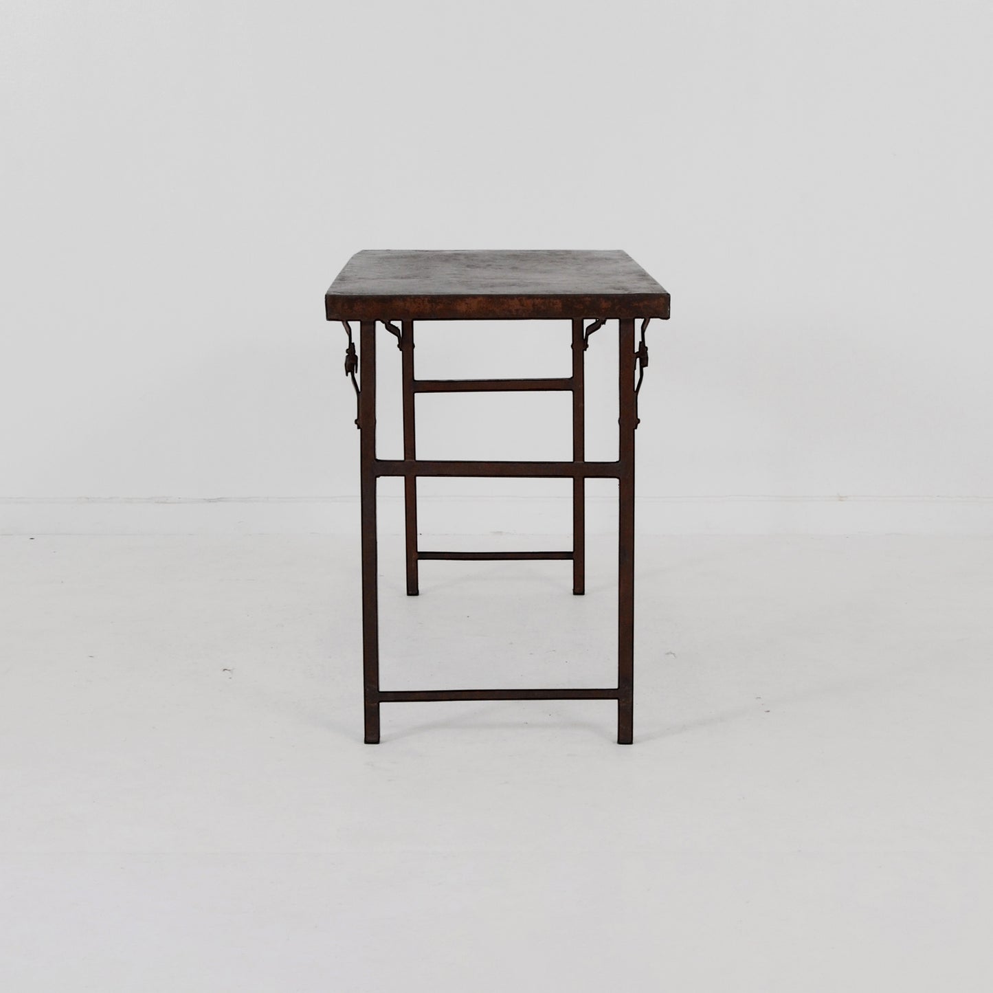 フォールディングテーブル