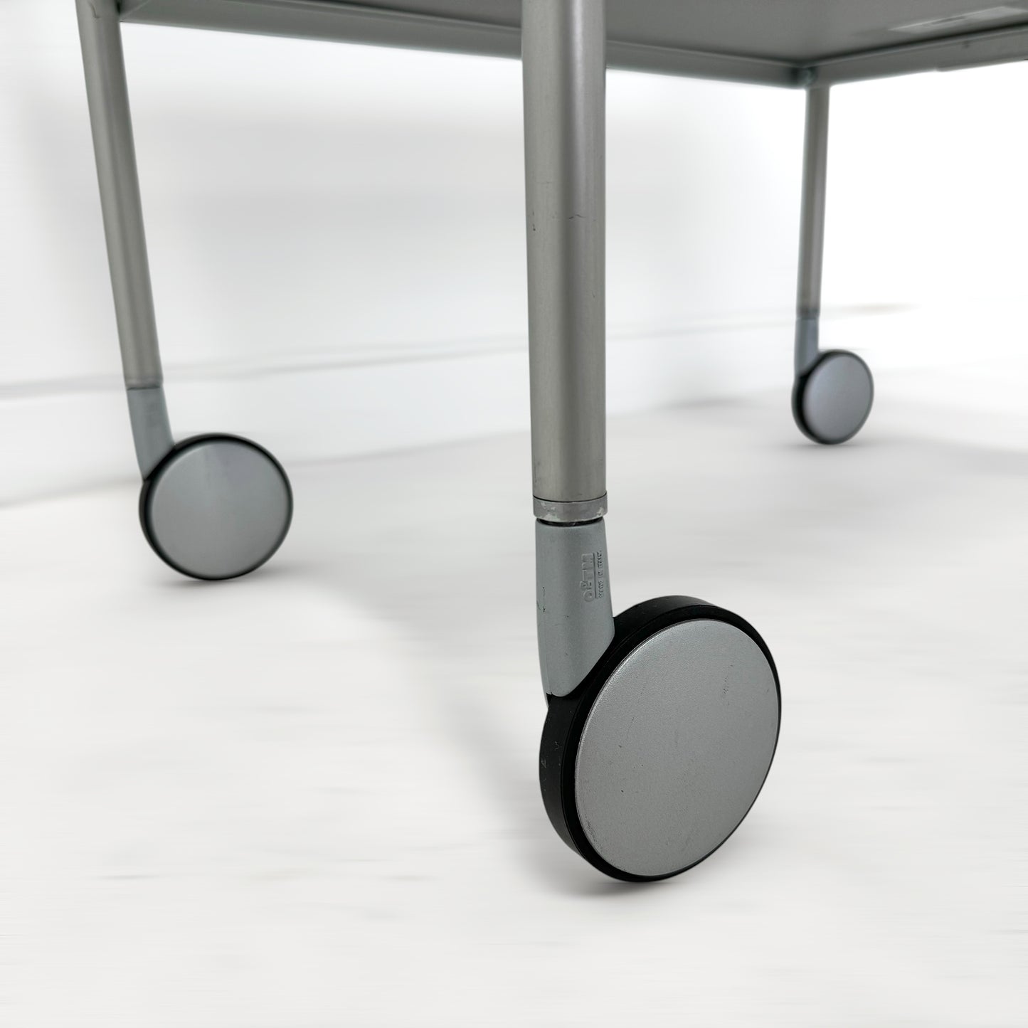 KAYMETトローリー (Brushed Silver)