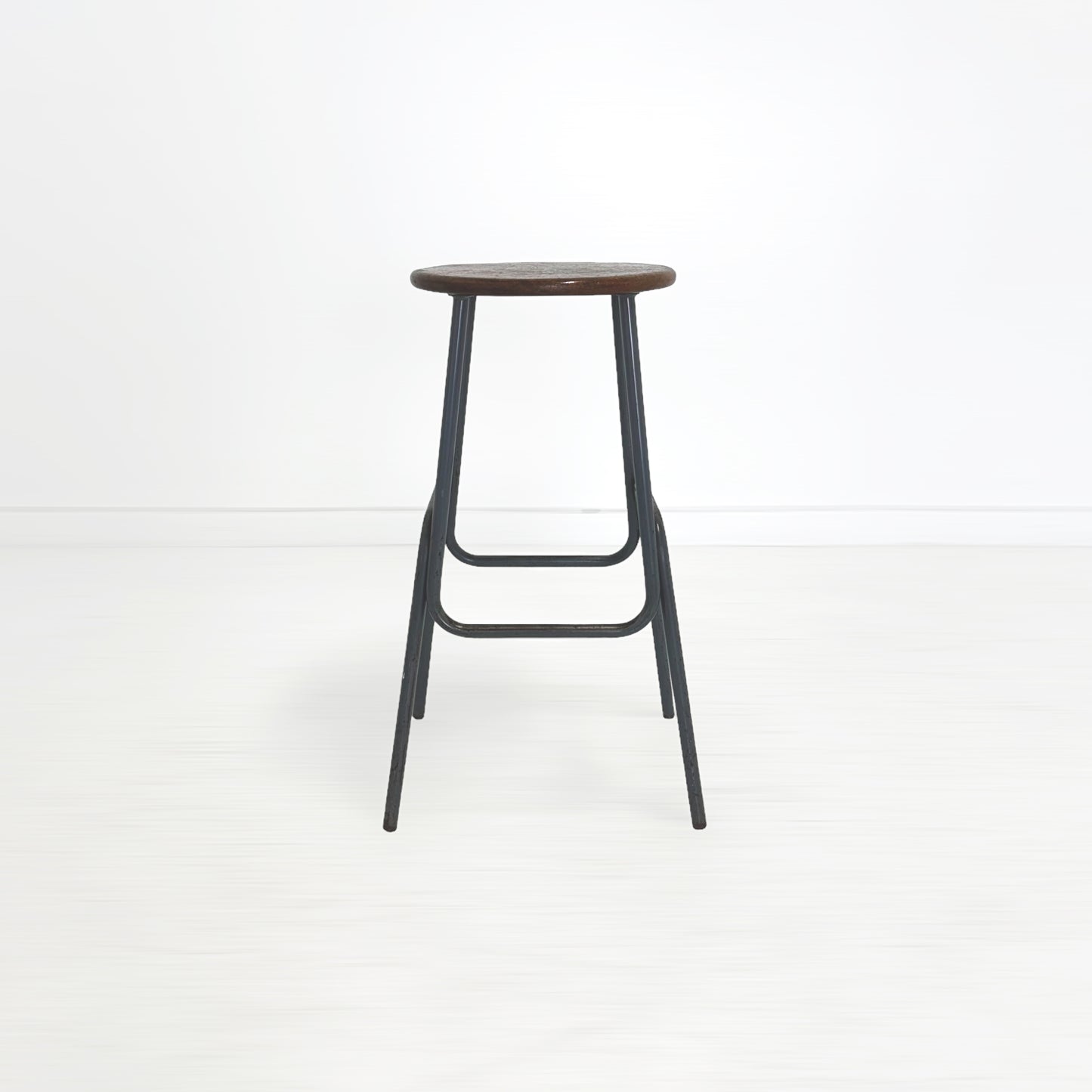 カウンタースツール