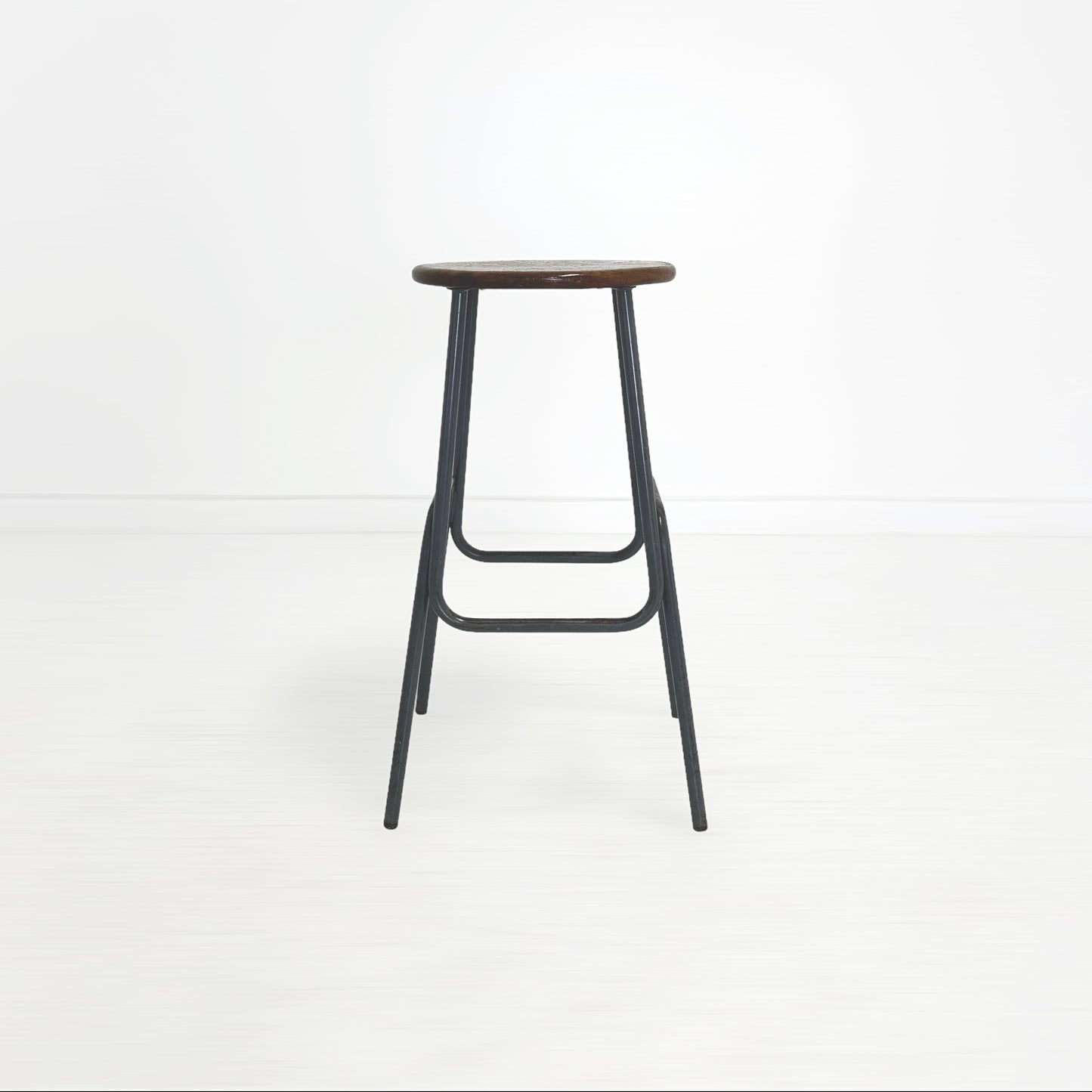 カウンタースツール