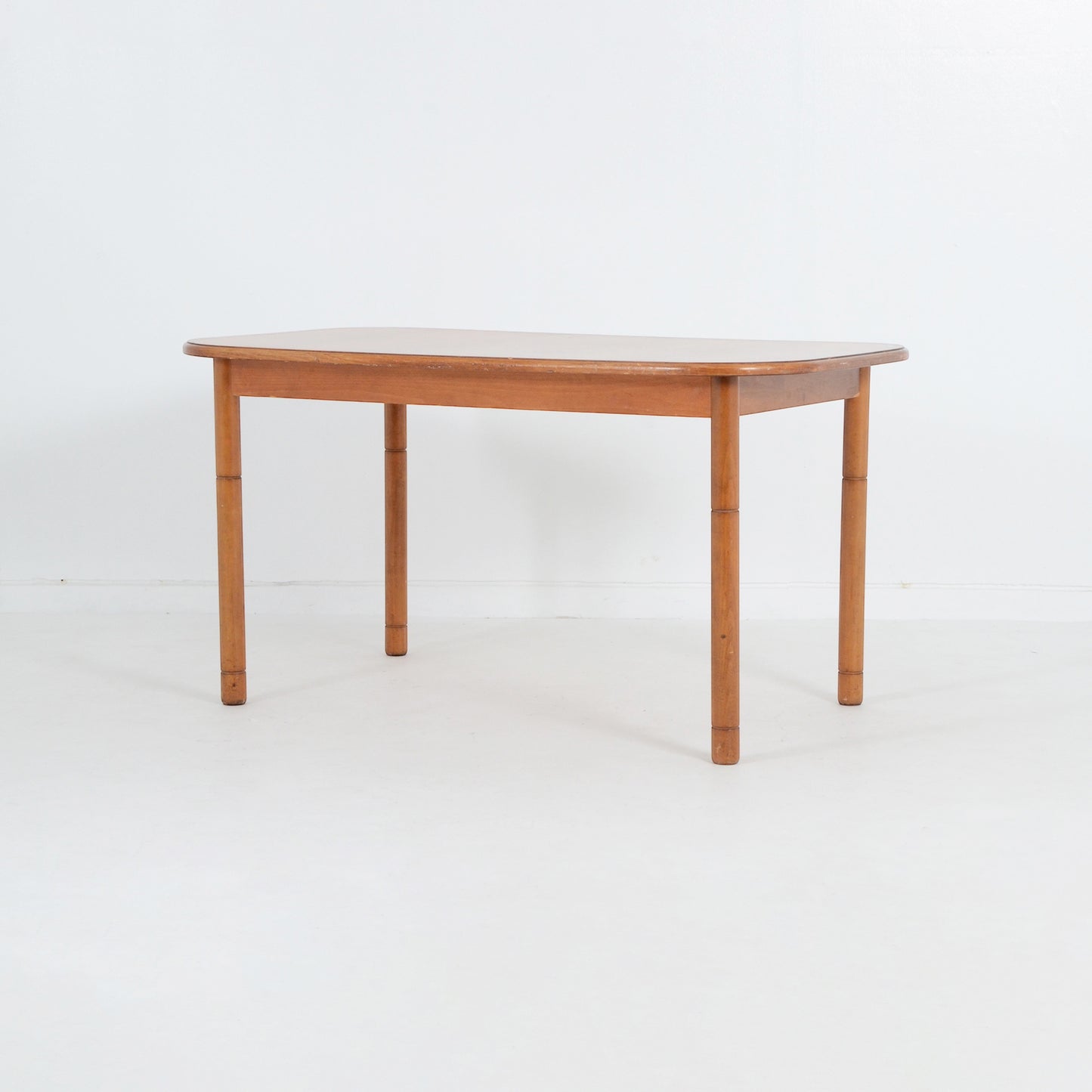 ダイニングテーブル