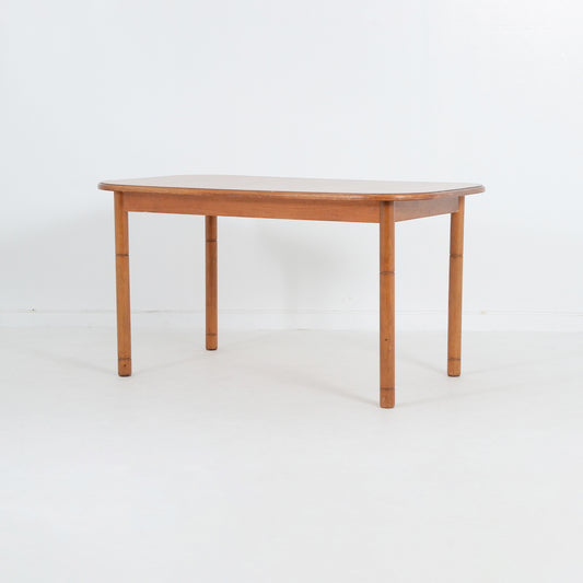 ダイニングテーブル