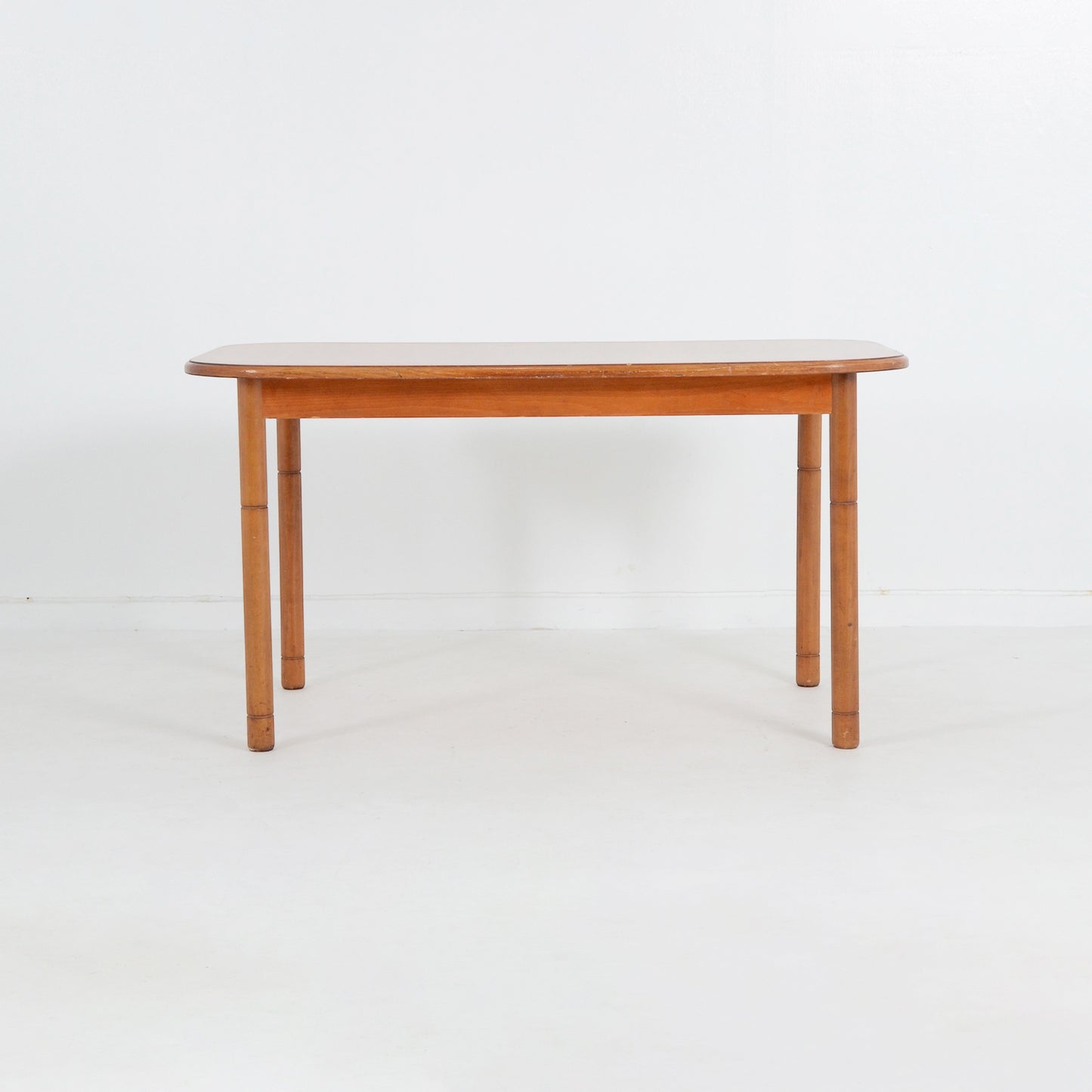 ダイニングテーブル