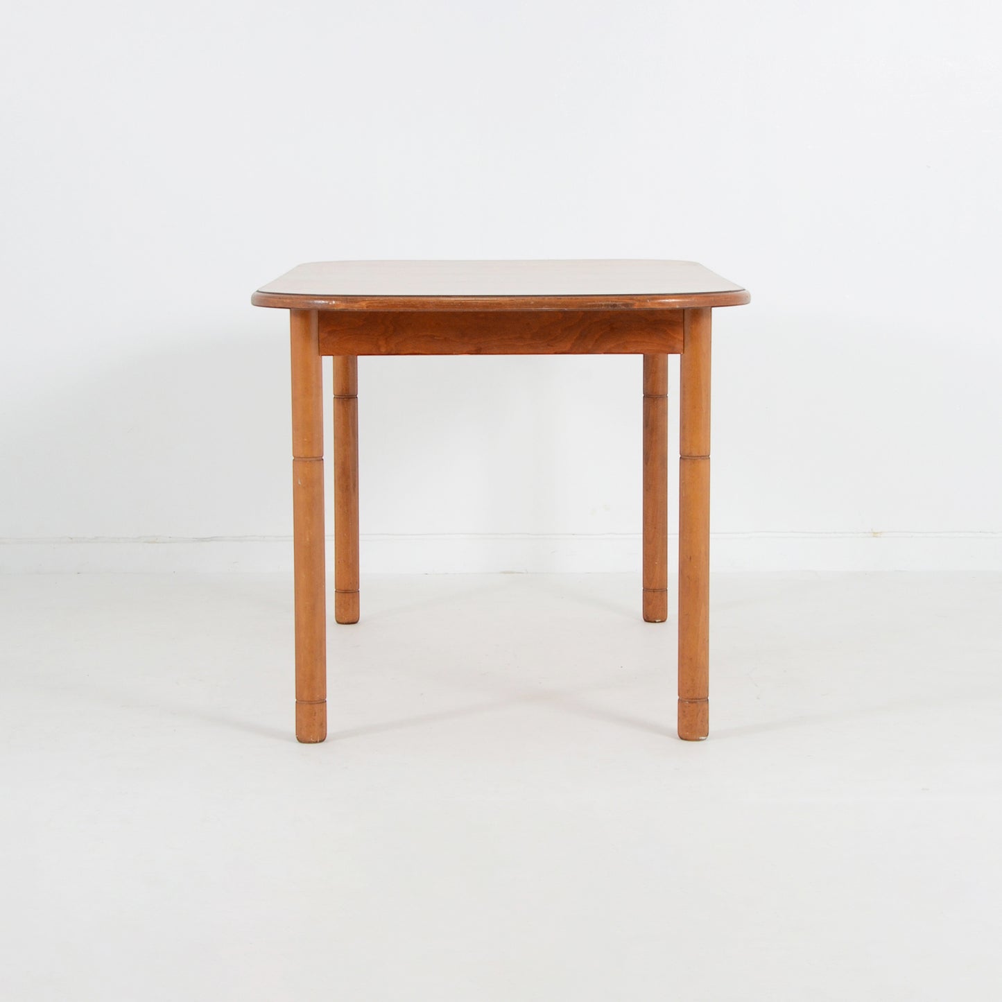 ダイニングテーブル