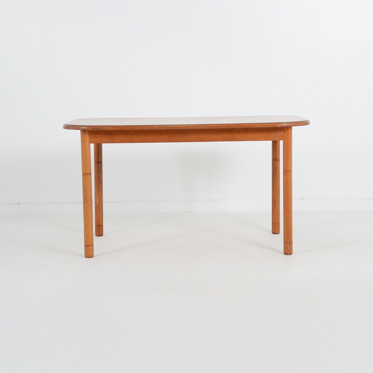 ダイニングテーブル