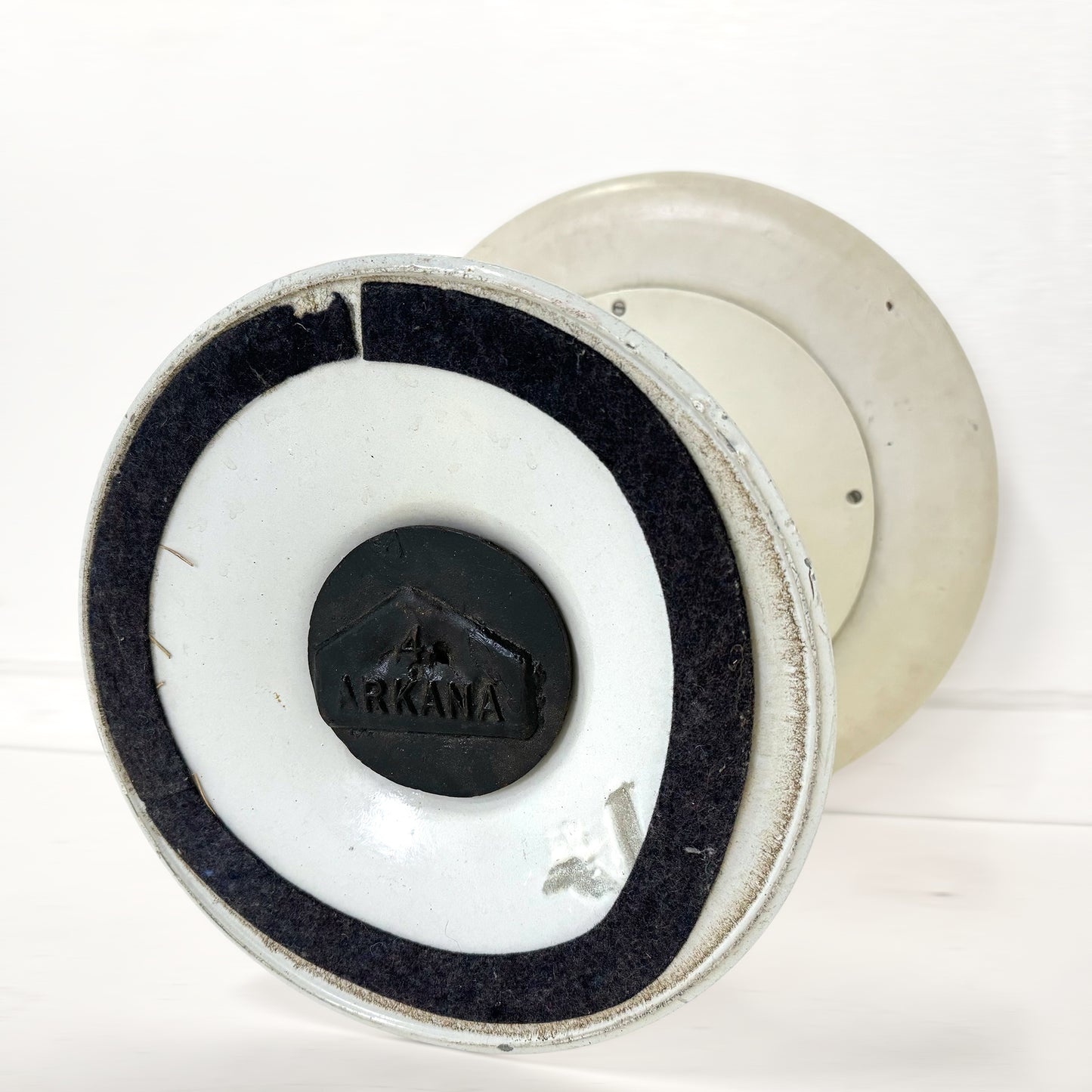 Arkana チューリップコーヒーテーブル